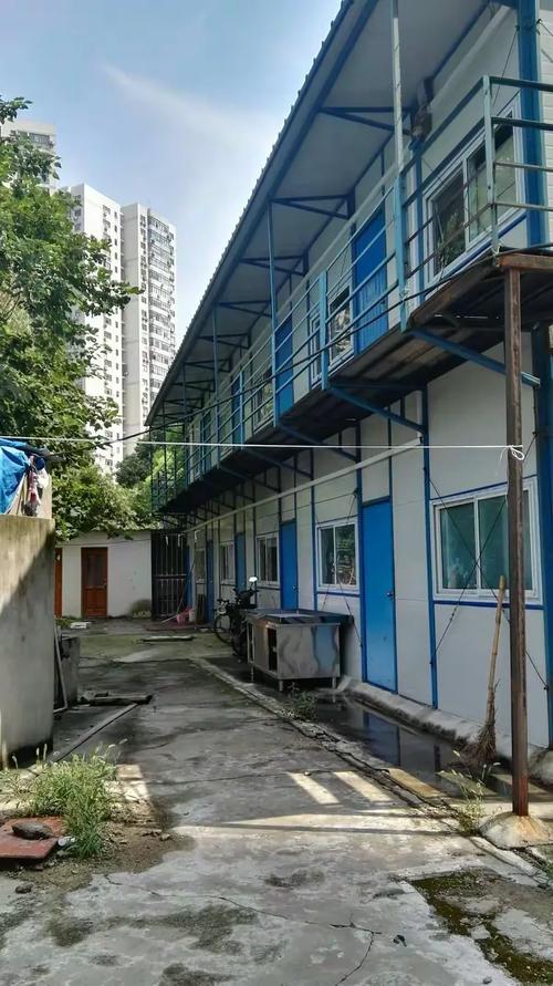 齐佳物业管理下的痛点 一组2017年8月10日后拍摄的社区影像反思